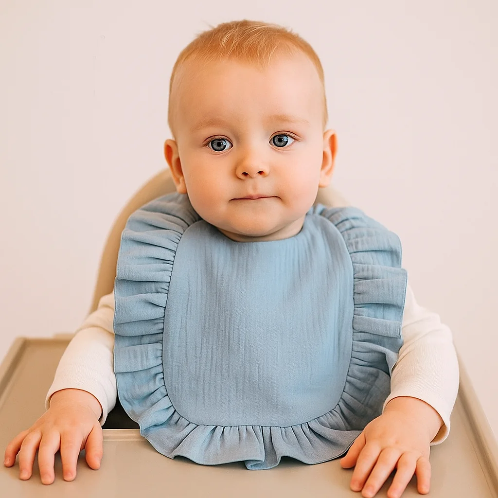 Baby Nellys Nepromokavý mušelínový bryndáček s volánkem Nature - jeans