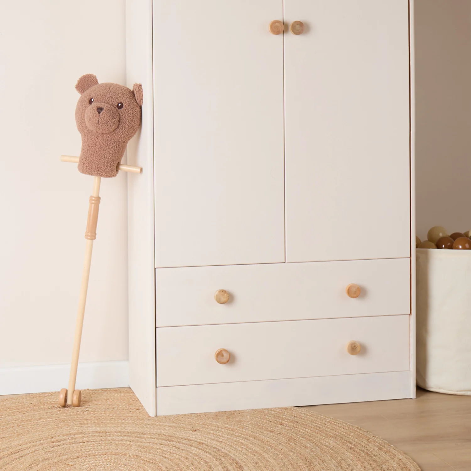 Bieco Hobby Horsing na tyči – medvěd Mika
