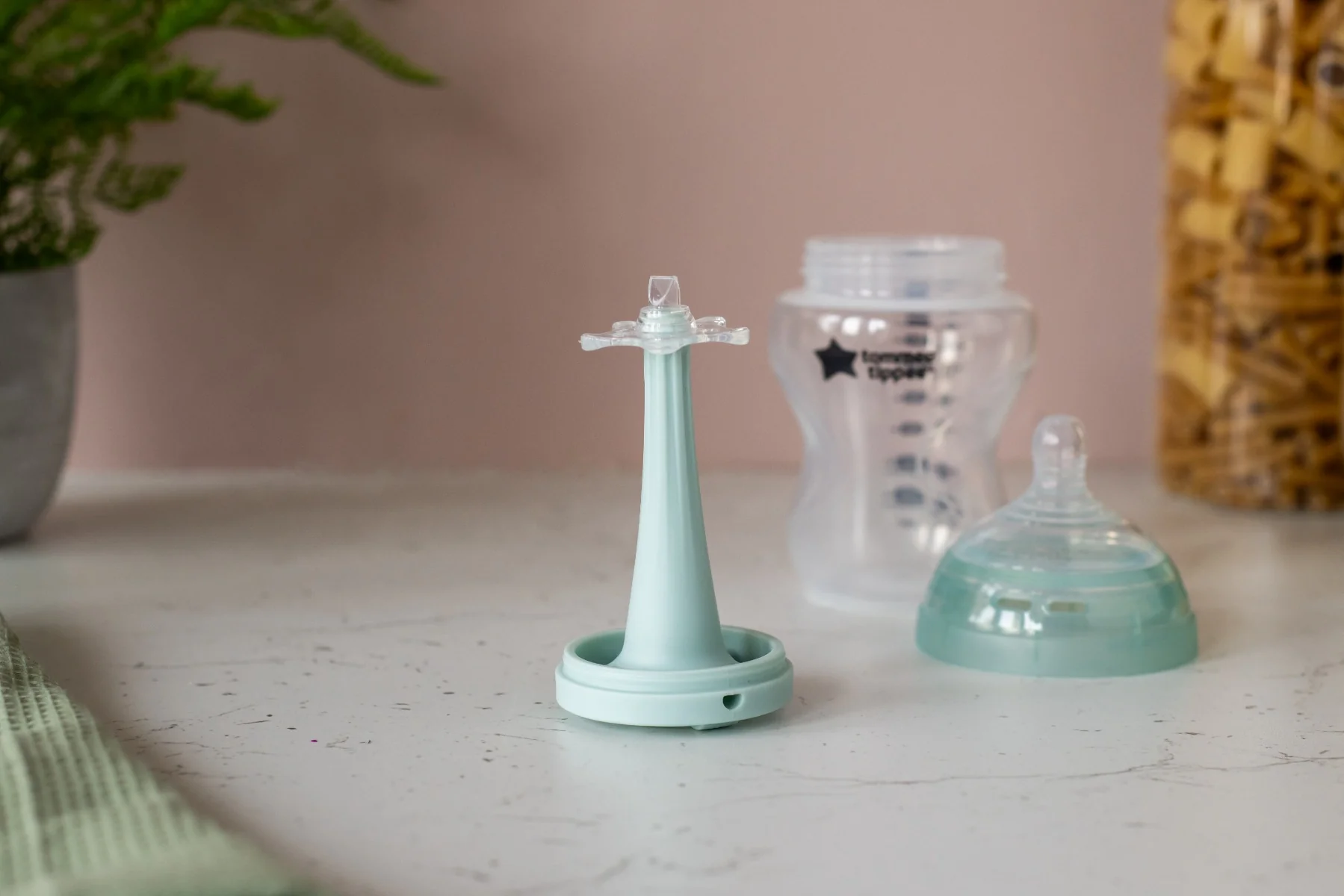 Tommee Tippee Advanced Anti-Colic Samosterilizační kojenecká lahev Pomalý průtok 0m+ 150 ml 1 ks