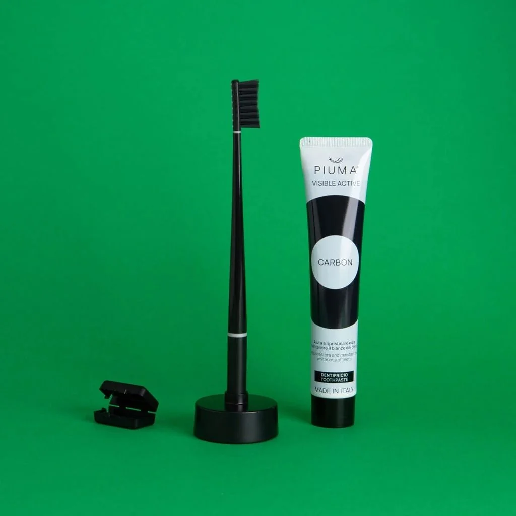 Piuma Dárkový set na péči o zuby s aktivním uhlím 4 ks Perfect Black