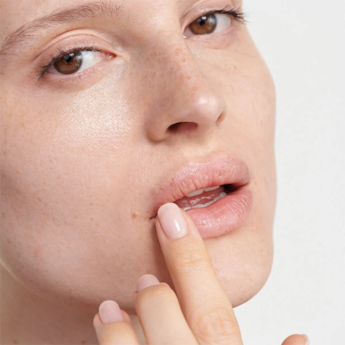 Dr.Hauschka MED Zklidňující péče na rty 5 ml