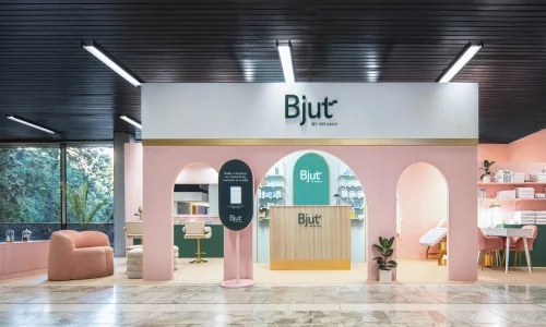 Pop-up lounge Bjut by Dr. Max Pop-up lounge Bjut by Dr. Max