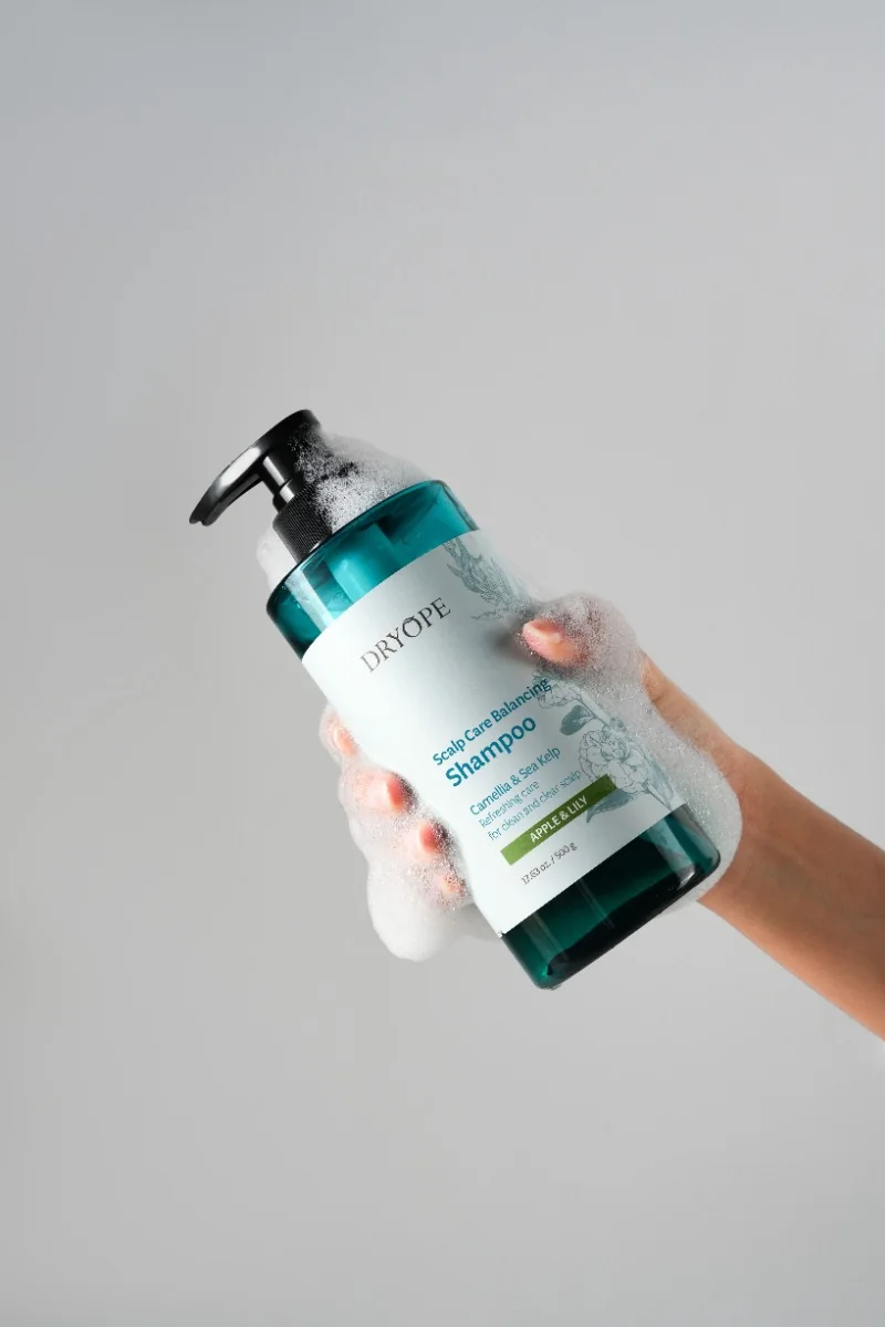 DRYOPE Apple&Lily šampon proti lupům 500 ml