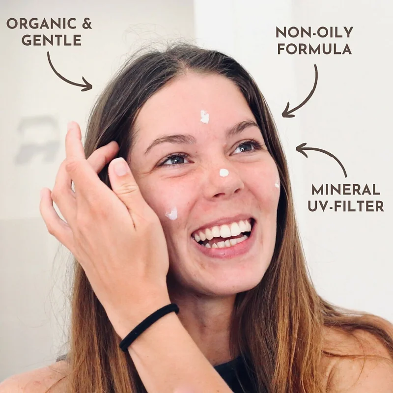 Suntribe Přírodní minerální denní krém SPF 20 bílá 50 ml