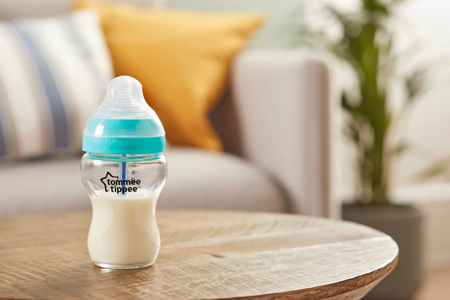 Tommee Tippee Kojenecká lahev ADVANCED ANTI-COLIC Střední průtok 3m+ 340 ml 1 ks
