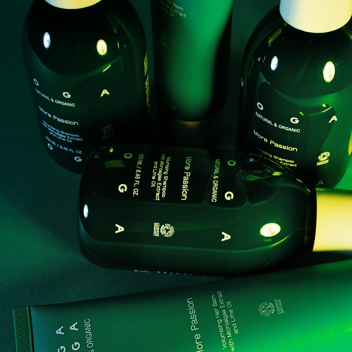 Uoga Uoga Šampon pro zvětšení objemu vlasů More Passion 250 ml