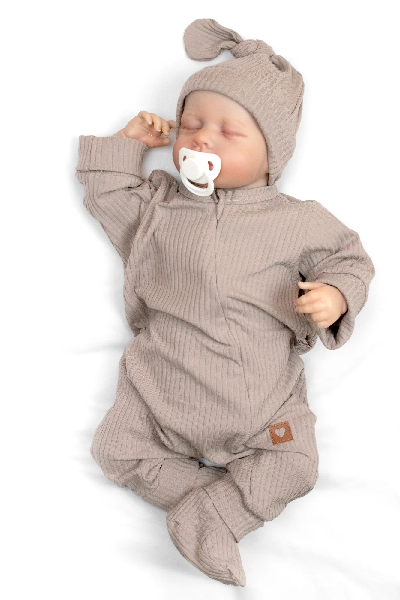 Baby Nellys Rostoucí žebrovaný overálek, čepička a botičky, 3D, Nature - toffi, vel. 86/92