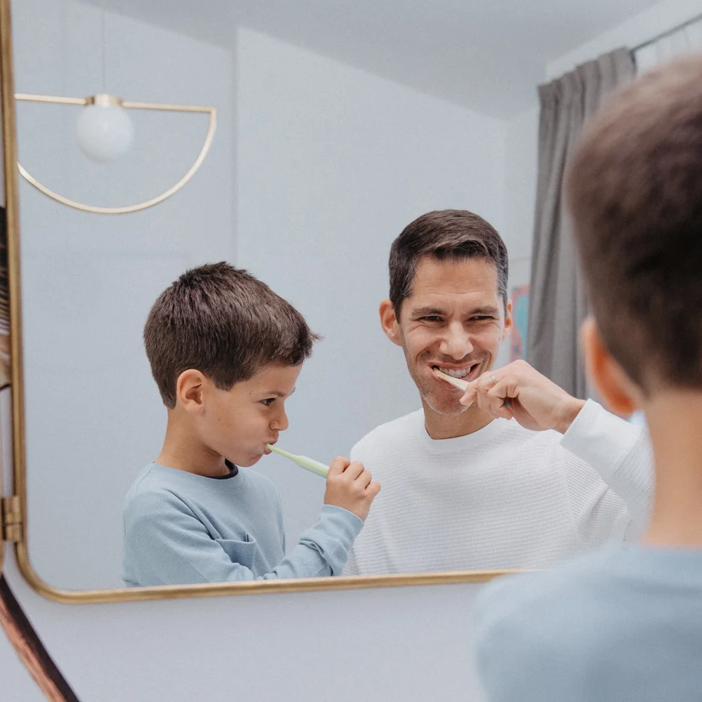Suavinex Junior Dětský kartáček na zoubky 1 ks zelený