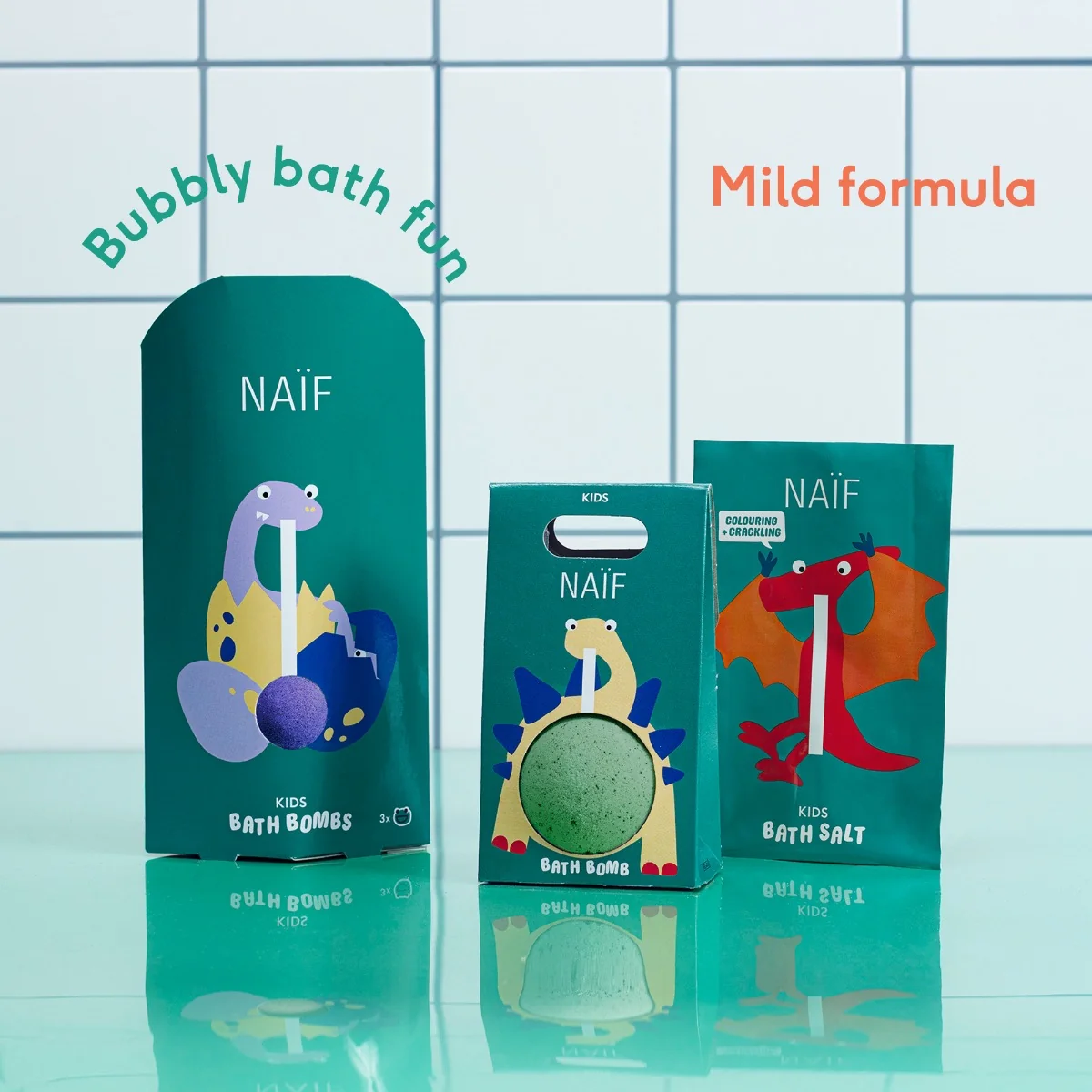 NAIF Bomba do koupele limetka & černý rybíz 100 g