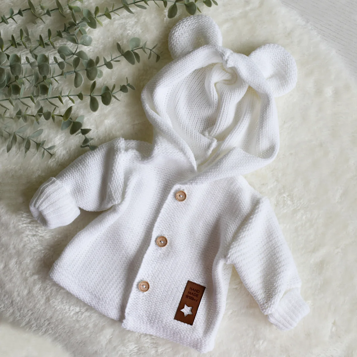 Baby Nellys Dětský elegantní pletený svetřík s knoflíčky a kapucí s oušky, bíly, vel. 68 vel. 68