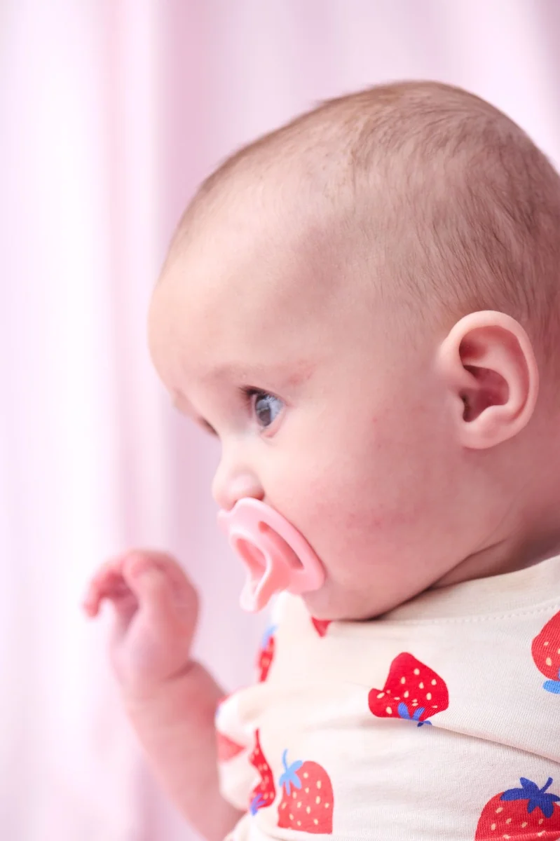 Tommee Tippee Silikonový Dudlík Ultralight Girl 0–6m 4 ks