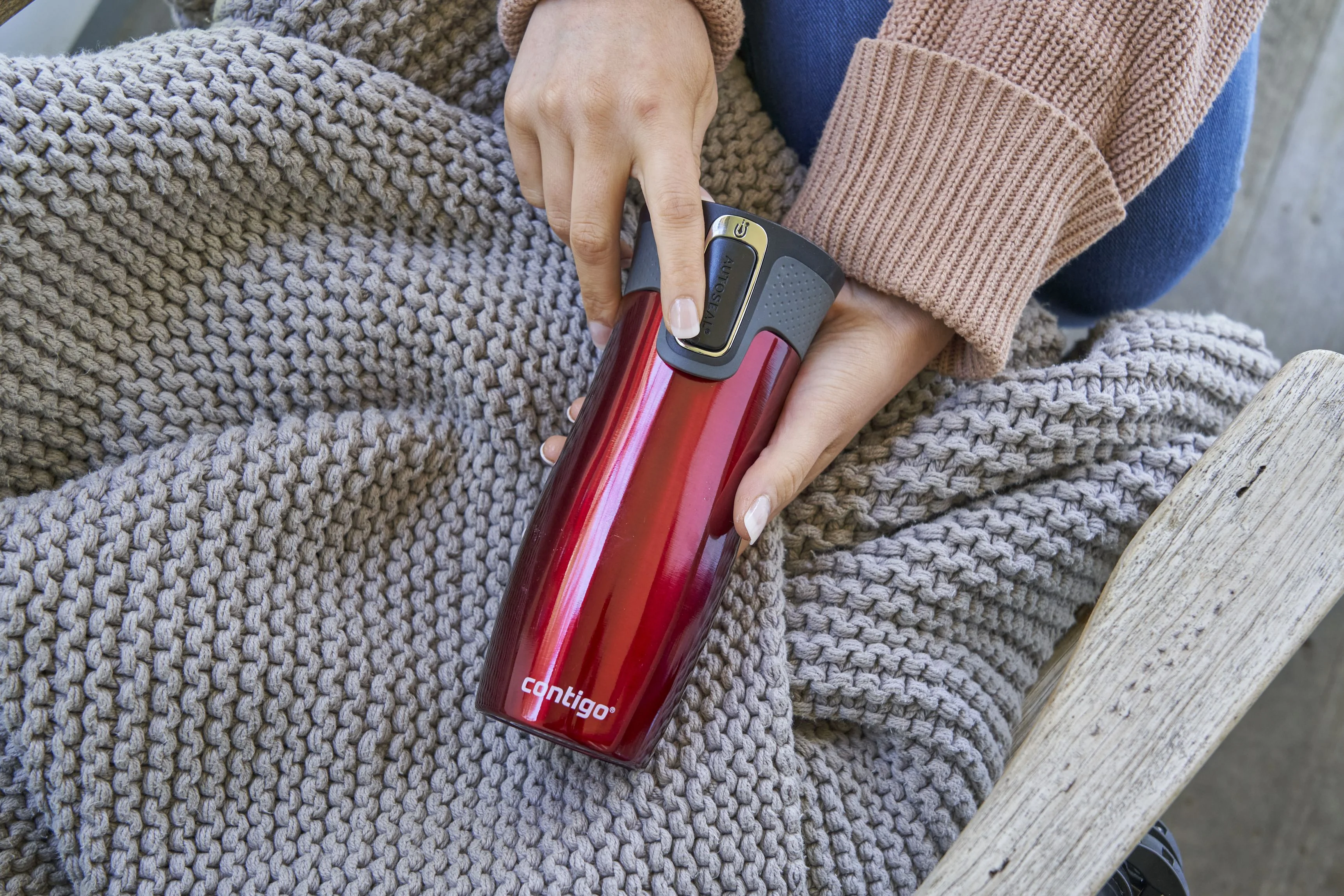 Contigo Termoláhev West Loop Red červená 470 ml