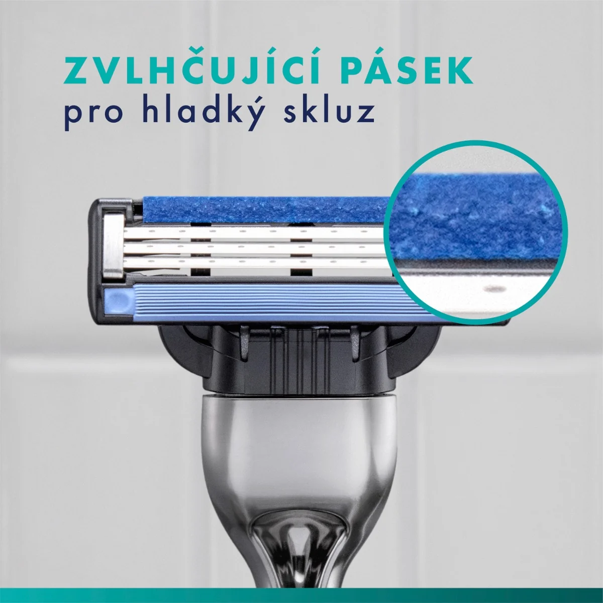 Gillette Xmass sada holicí strojek + 4 hlavice, taška a gel na holení 200 ml