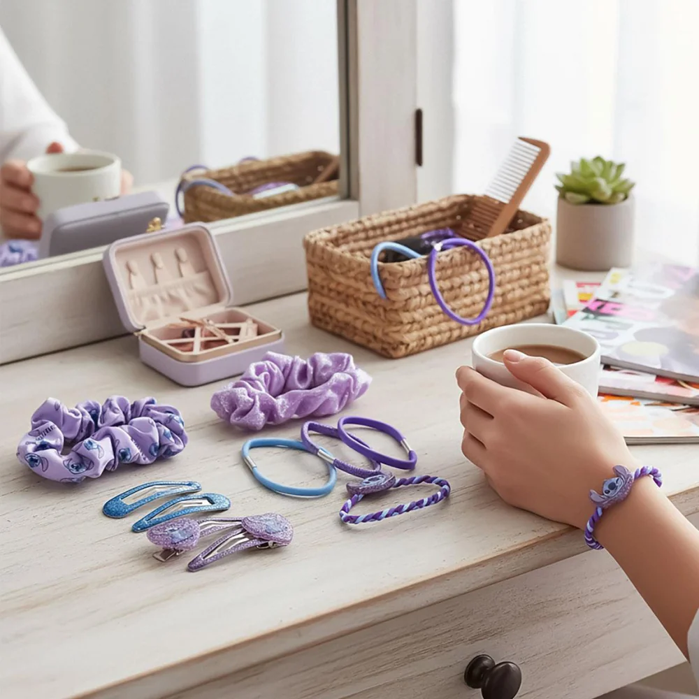 Cerdá Kosmetická taštička s vlasovými doplňky Stitch 10 ks