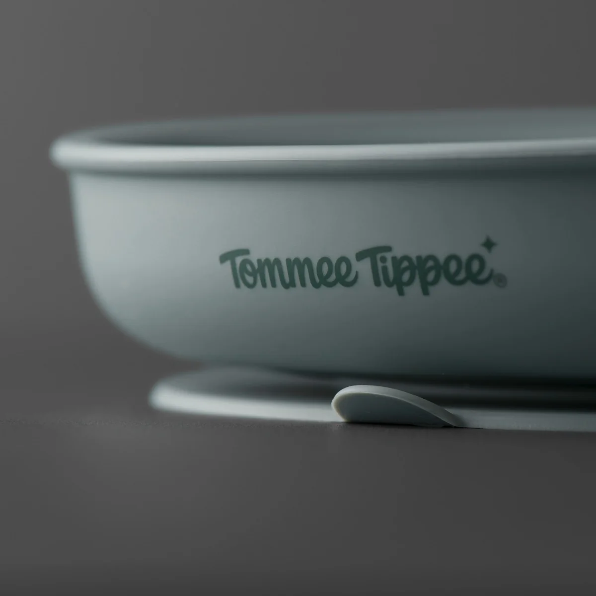 Tommee Tippee Silikonový talíř s přísavkou zelený
