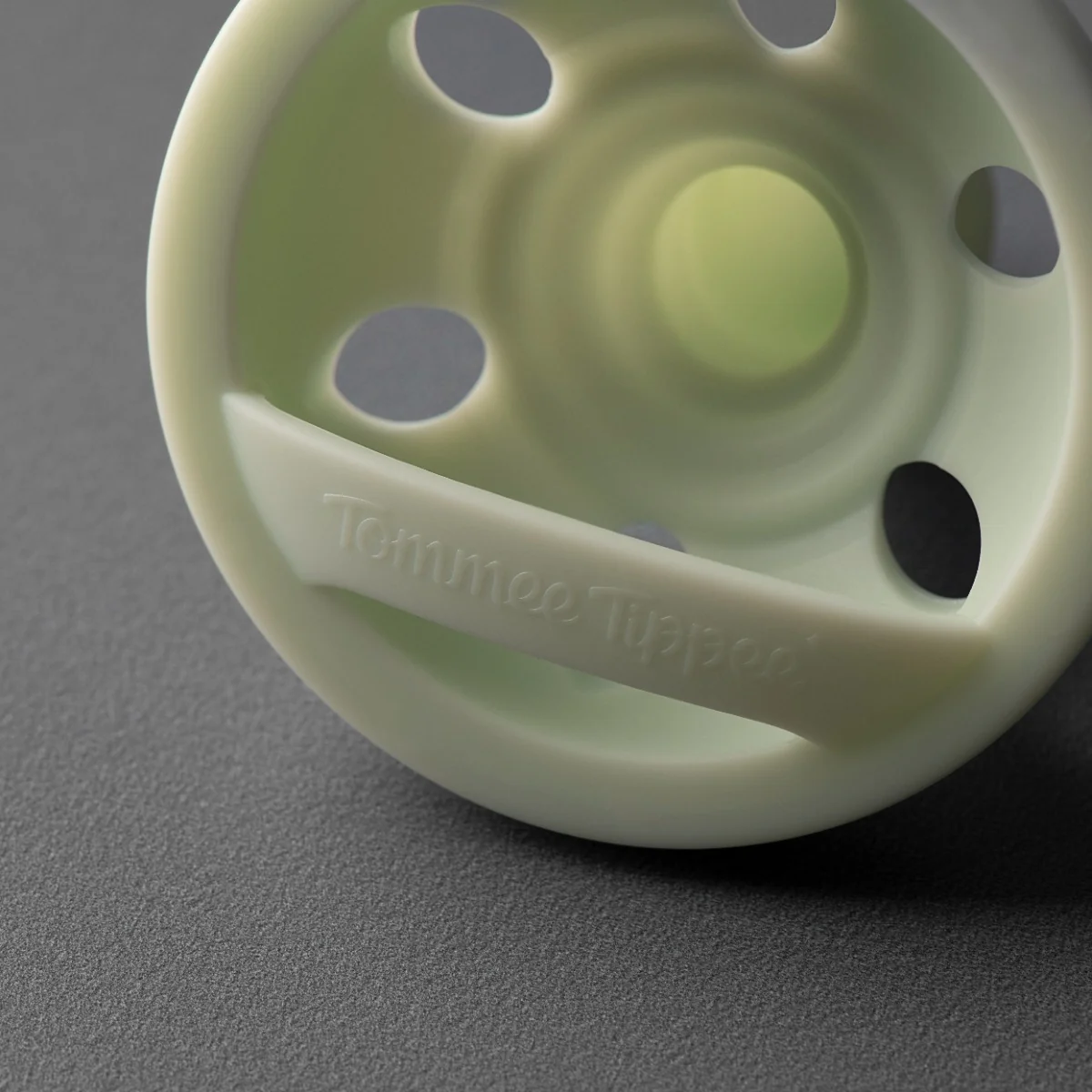 Tommee Tippee Silikonový dudlík Breast Like 0-6m 2 ks