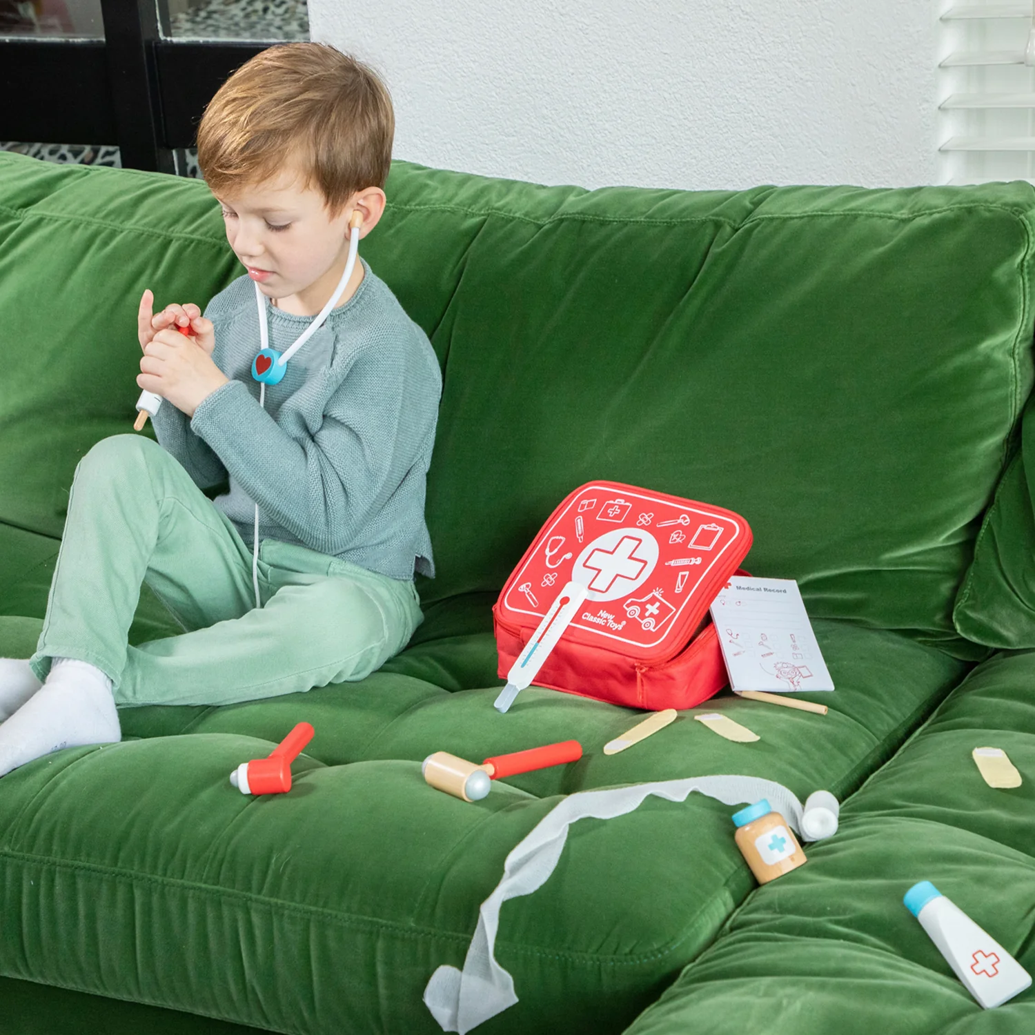New Classic Toys Dětský doktorský set v kufříku