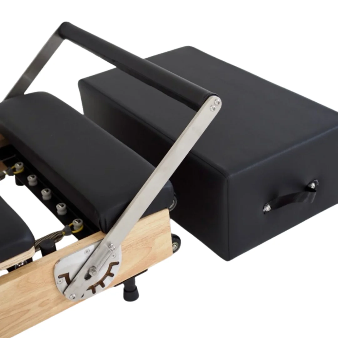 SharpShape Pilates Reformer dřevěný černý
