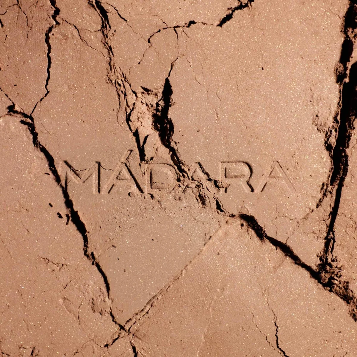 MÁDARA Midsummer Minerální bronzer 1 Heat 9 g