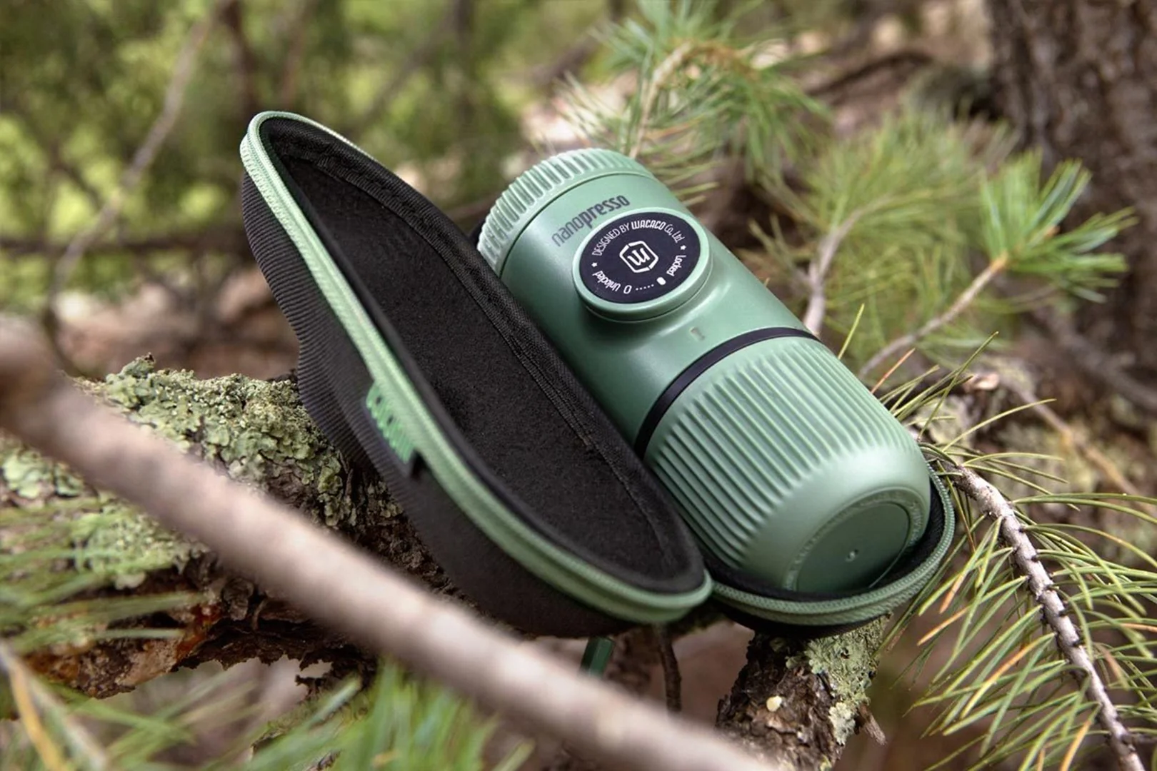Wacaco Nanopresso Moss Green + pevný obal Cestovní kávovar