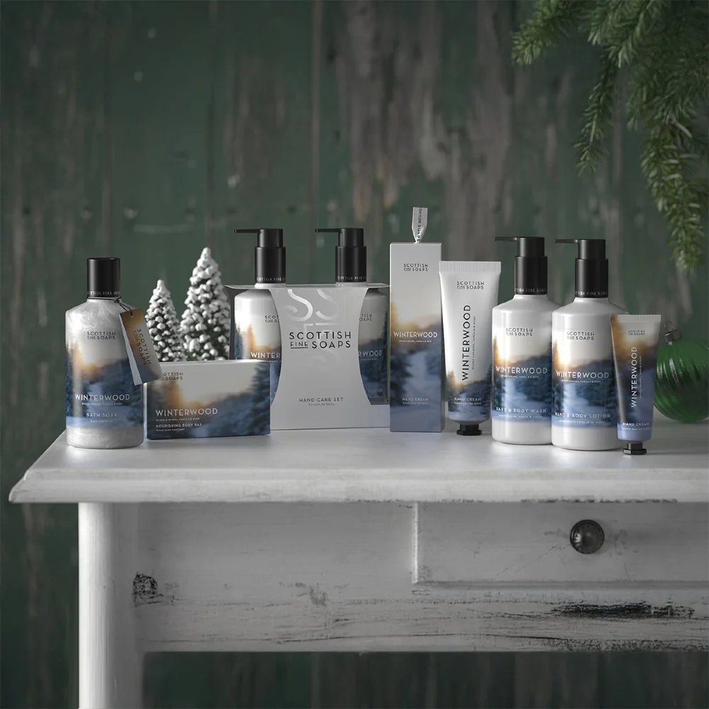 Scottish Fine Soaps Winterwood Pěna do koupele se třpytkami 300 ml
