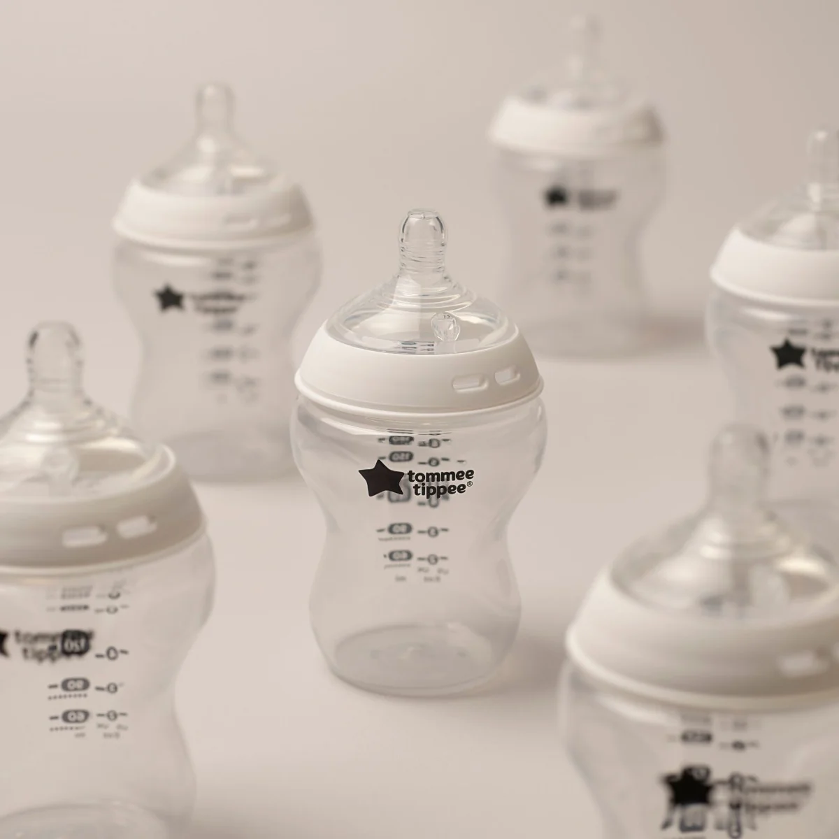 Tommee Tippee Natural Start Samosterilizační kojenecká láhev s Anti-Colic savičkou Pomalý průtok 0m+ 260 ml 1 ks čirá