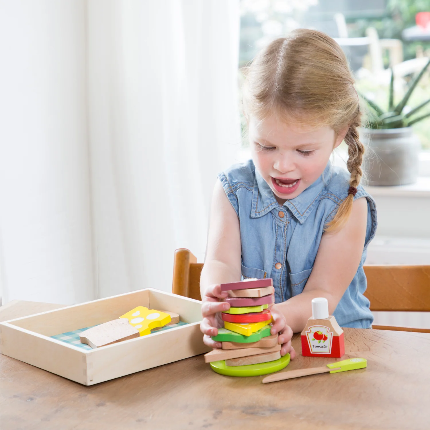 New Classic Toys Box na oběd a piknik - dřevěné potraviny