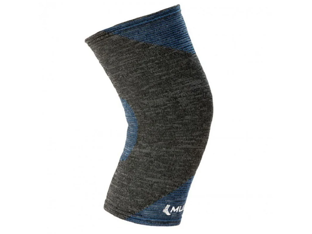 Mueller 4-Way Stretch Premium Knit Knee Support, bandáž na koleno, S/M Velikost: S/M