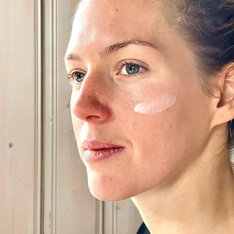 Suntribe Noční krém s kyselinou hyaluronovou, retinolem a niacinamidem 50 ml
