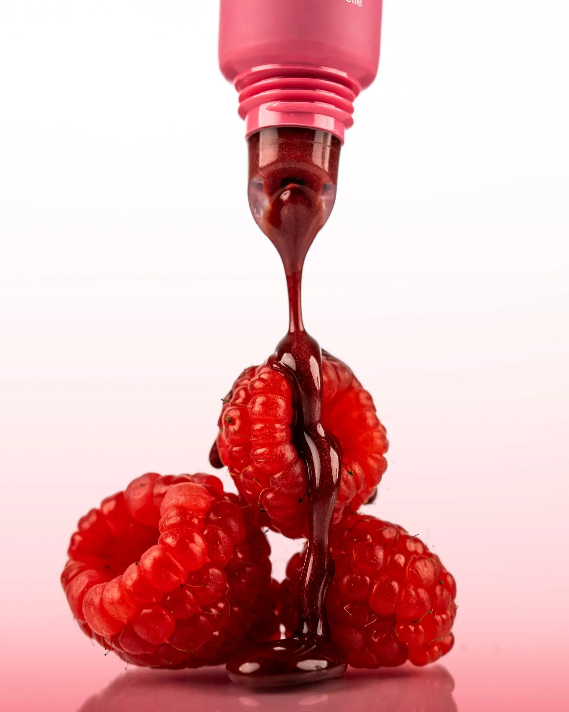 Trew Tónovací malinový balzám na rty Rapsberry 15 ml