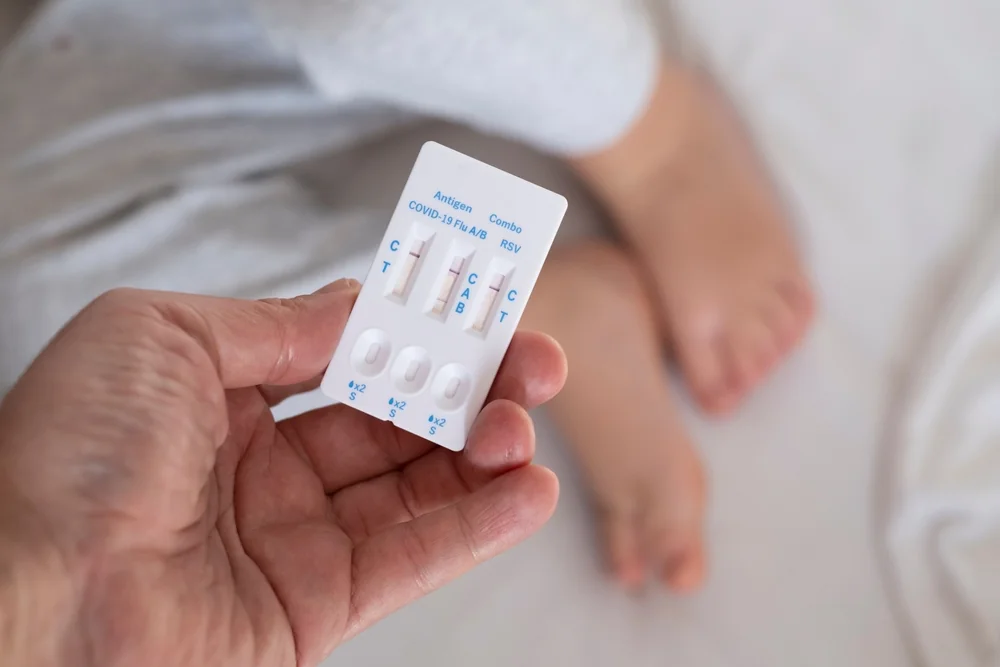 K diagnostice použijte rychlé antigenní testy (např. na chřipku, COVID-19). K diagnostice použijte rychlé antigenní testy (např. na chřipku, COVID-19).