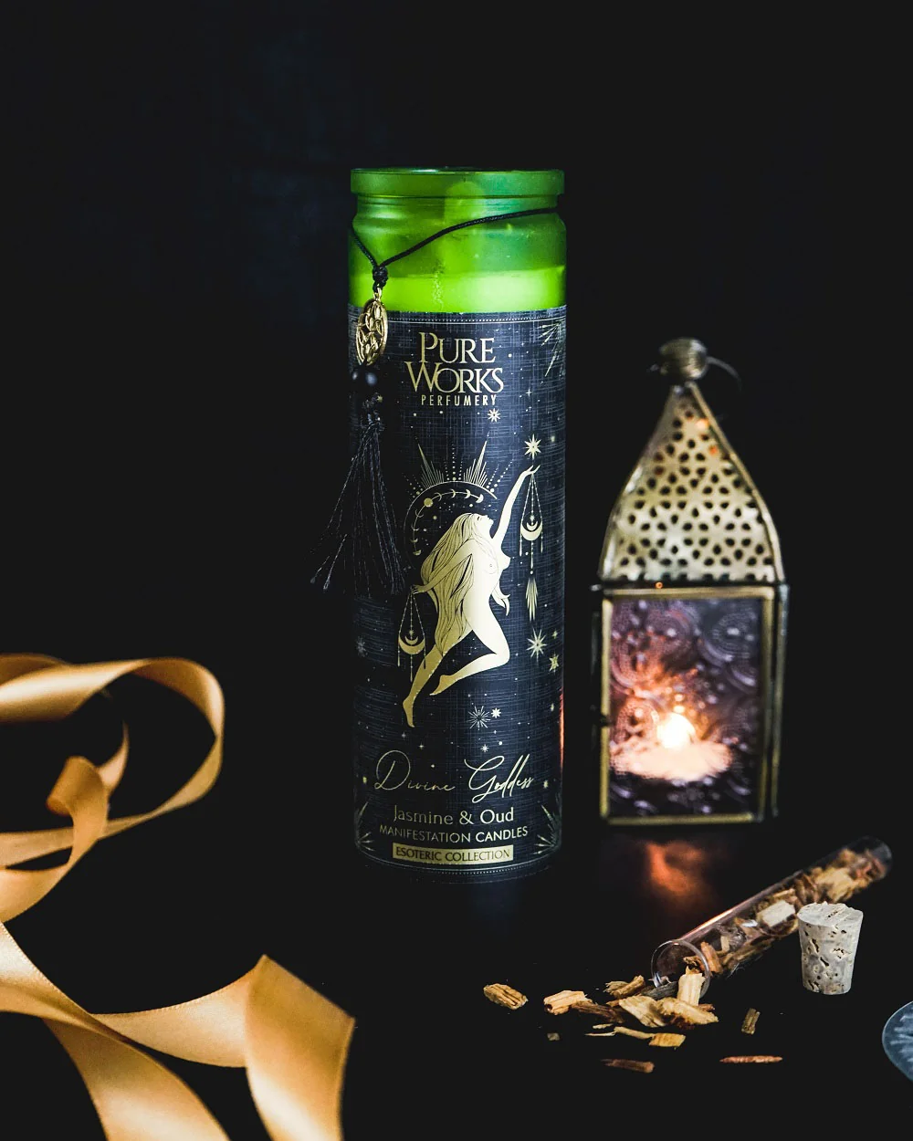 Song of India Vonná svíčka Pure Works - Jasmine & Oud 300 g