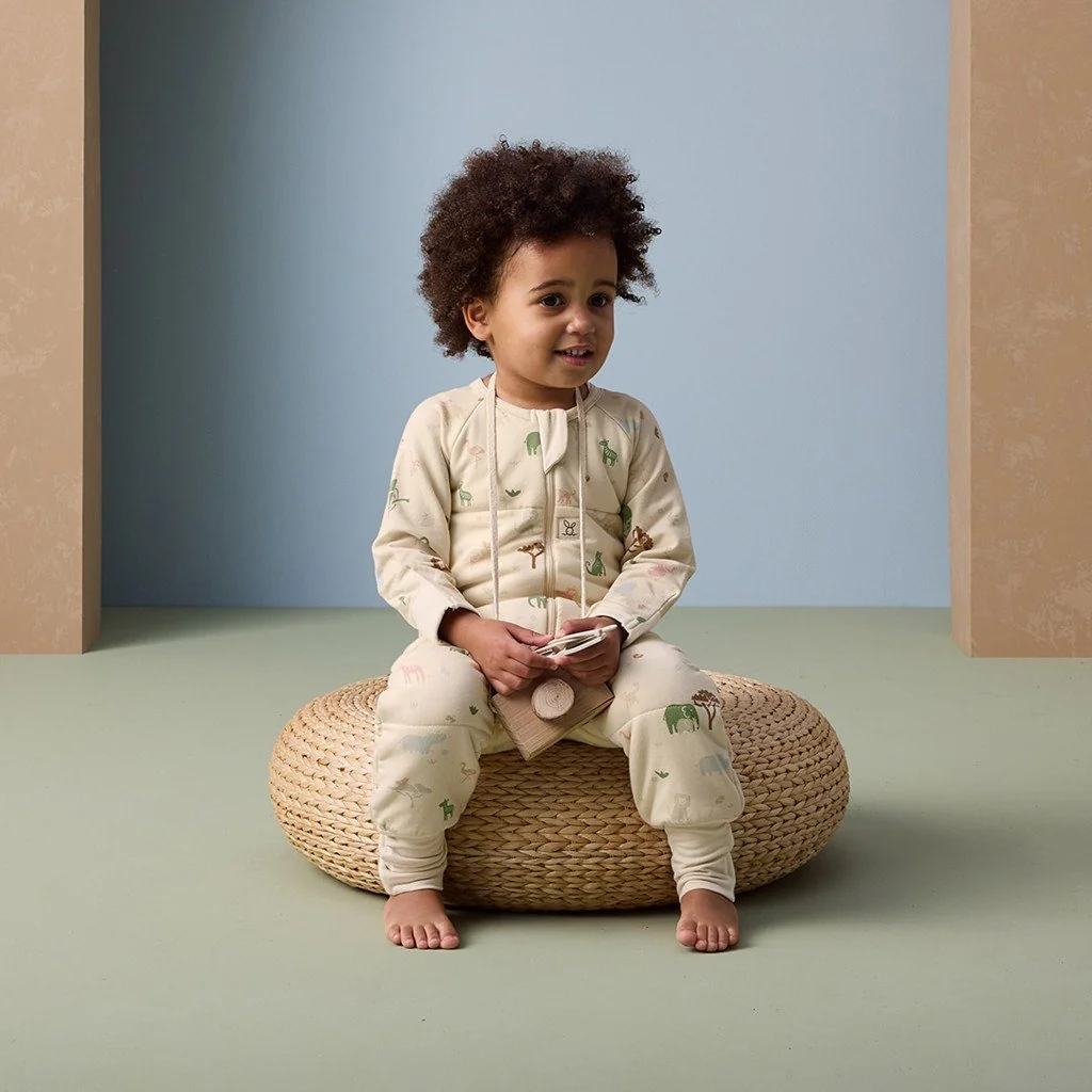 ergoPouch Overal na spaní organická bavlna Onesie Savannah 6-12 m, 2,5 tog