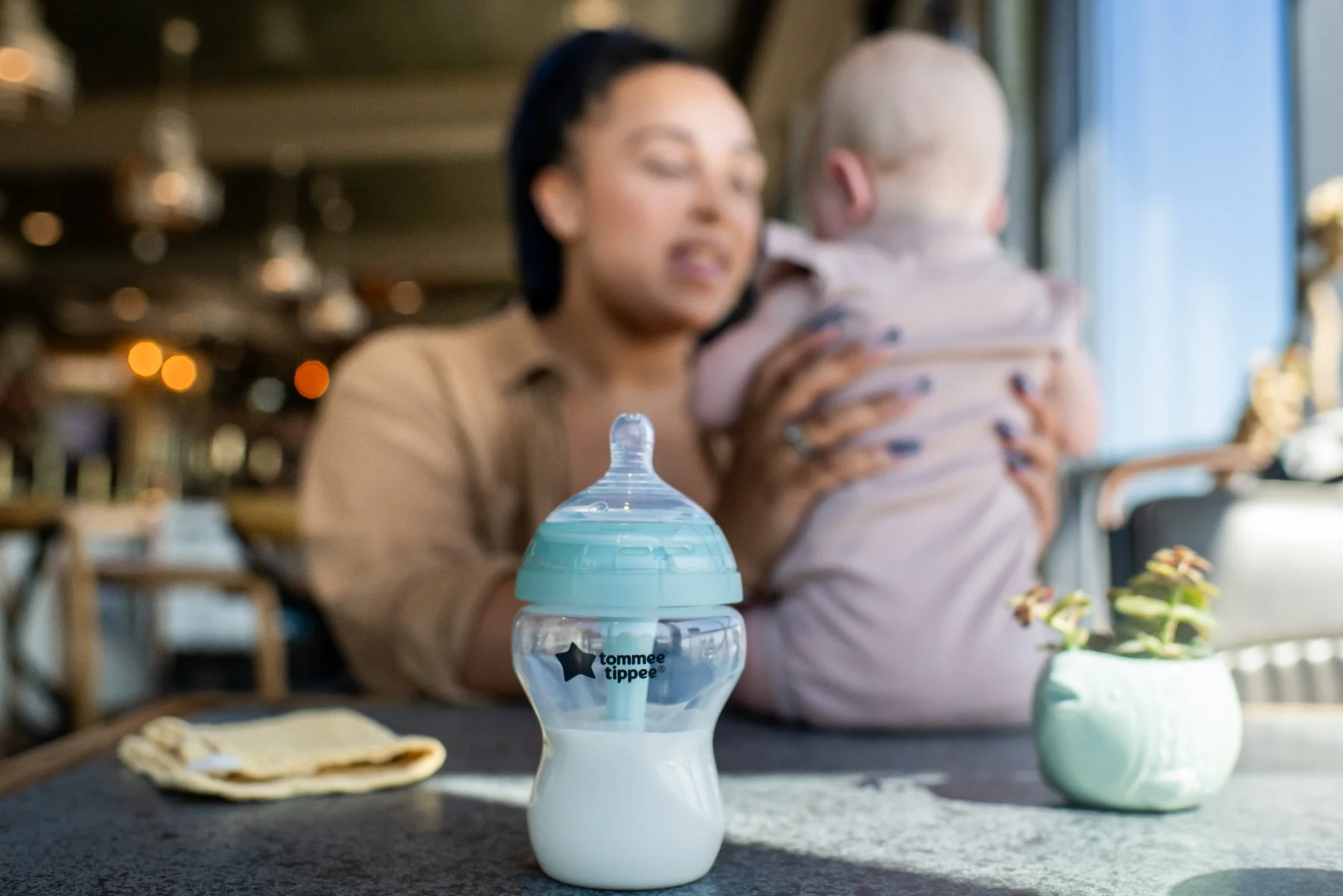 Tommee Tippee Advanced Anti-Colic Samosterilizační kojenecká lahev Pomalý průtok 0m+ 260 ml 2 ks