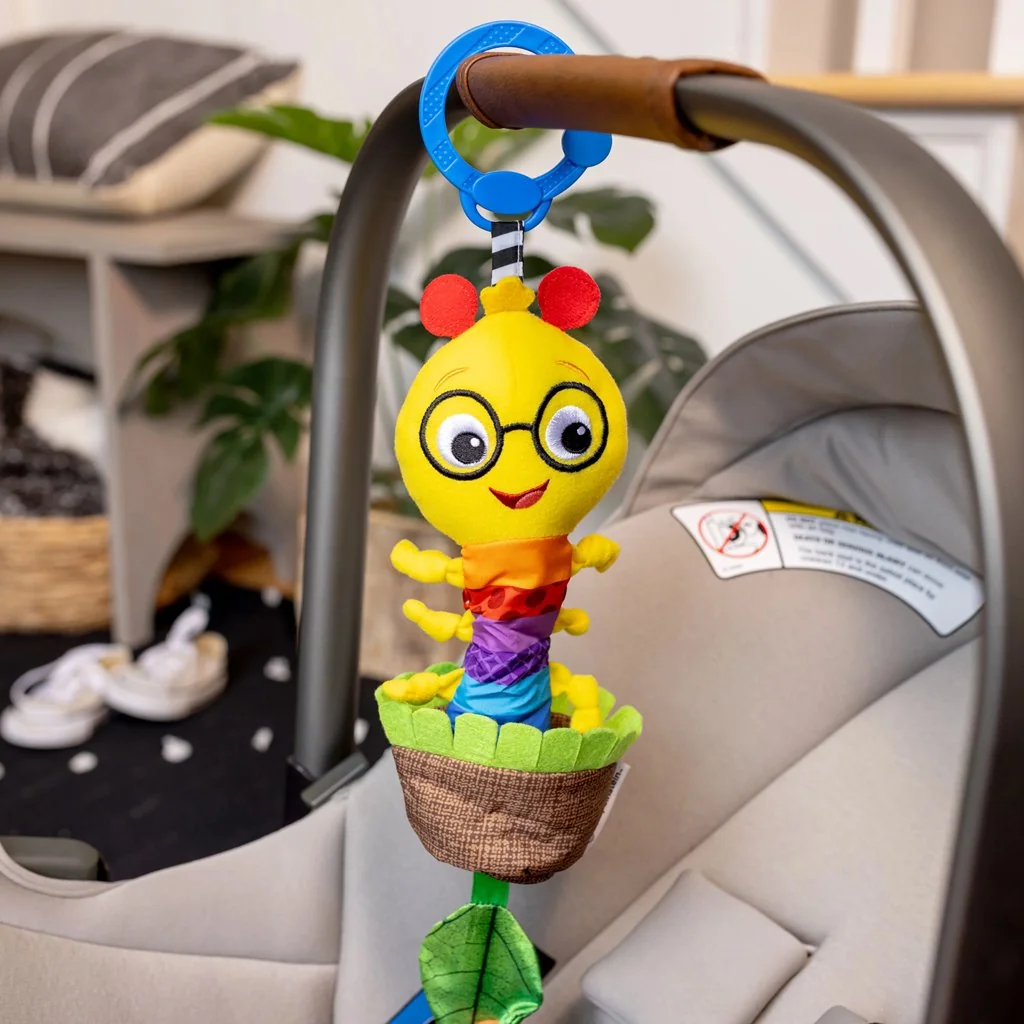 Baby Einstein Hračka s chrastítkem natahovací na C kroužku Cal-a-Puller™ 0m+