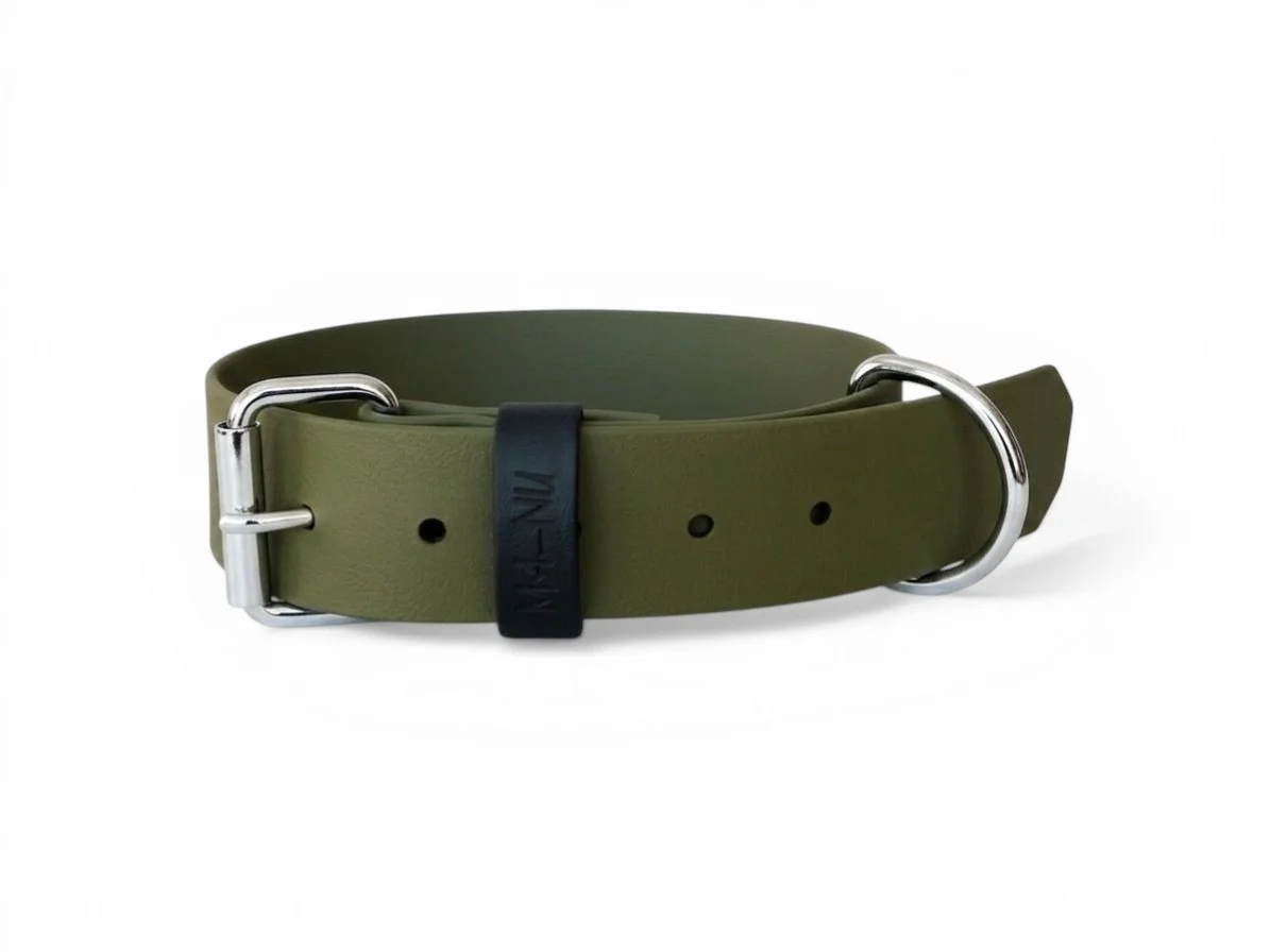 MA-NU Obojek Greeny Dreamy, Khaki, Kování: Černé, Obvod: 30 - 40 cm, Šířka: 2,5 cm