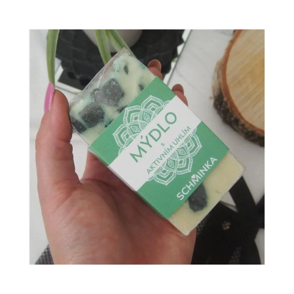Schminka Olivové mýdlo s aktivním uhlím a vůní měsíčku 80 g