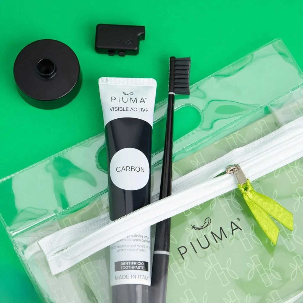 Piuma Dárkový set na péči o zuby s aktivním uhlím 4 ks Perfect Black