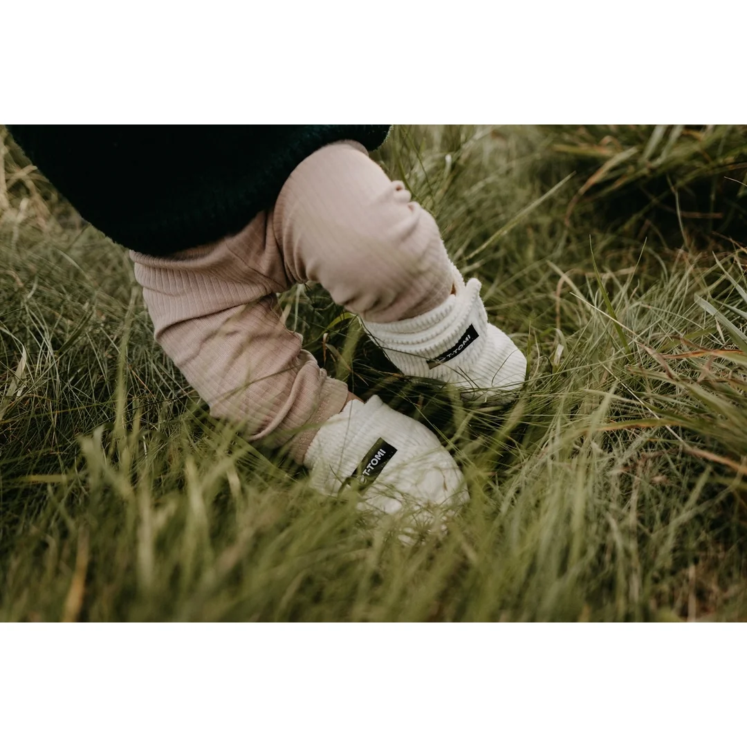T-tomi Capáčky Cream (9-12 měsíců) WARM