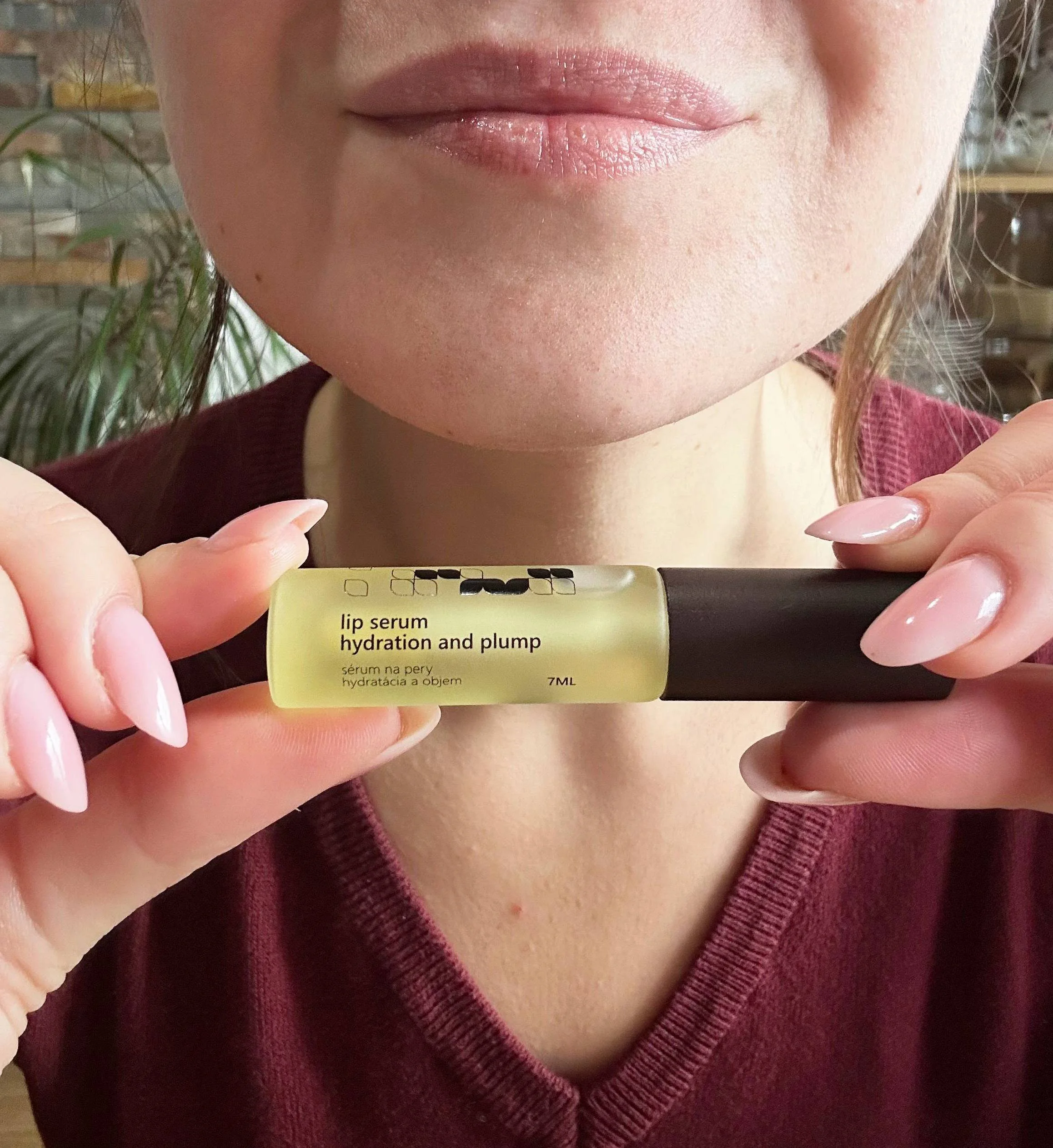 Kvitok Solution Vyplňující hydratační sérum na rty (7 ml) 
