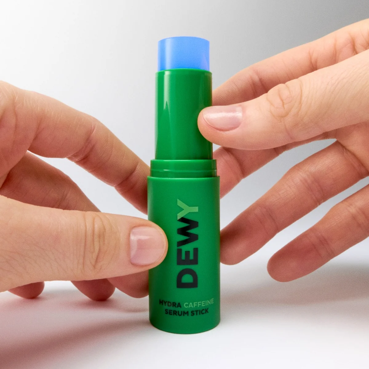 MÁDARA Dewy Hydra Caffeine Serum Stick kofeinová tyčinka 11,5 g