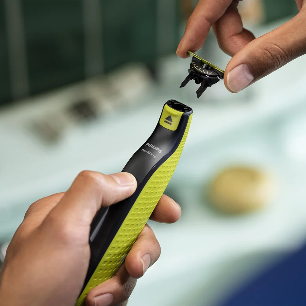 Philips OneBlade 360 QP2724/31 zastřihovač vousů