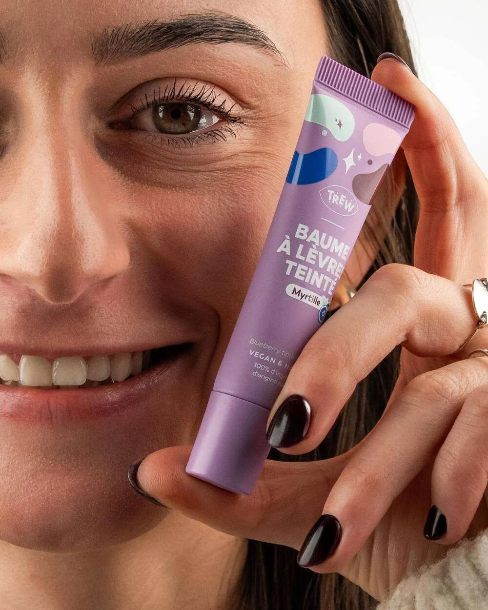 Trew Tónovací borůvkový balzám na rty Blueberry 15 ml