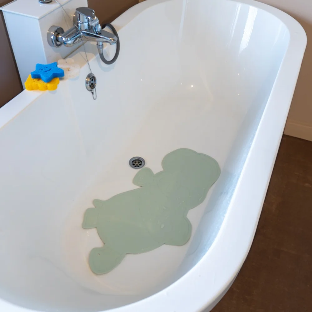 Bo Jungle protiskluzová podložka do vany Hippo Rumpy