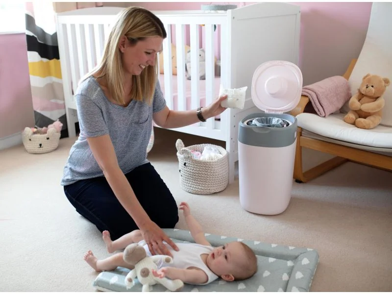 Tommee Tippee Koš na pleny Twist & Click 1 ks růžový