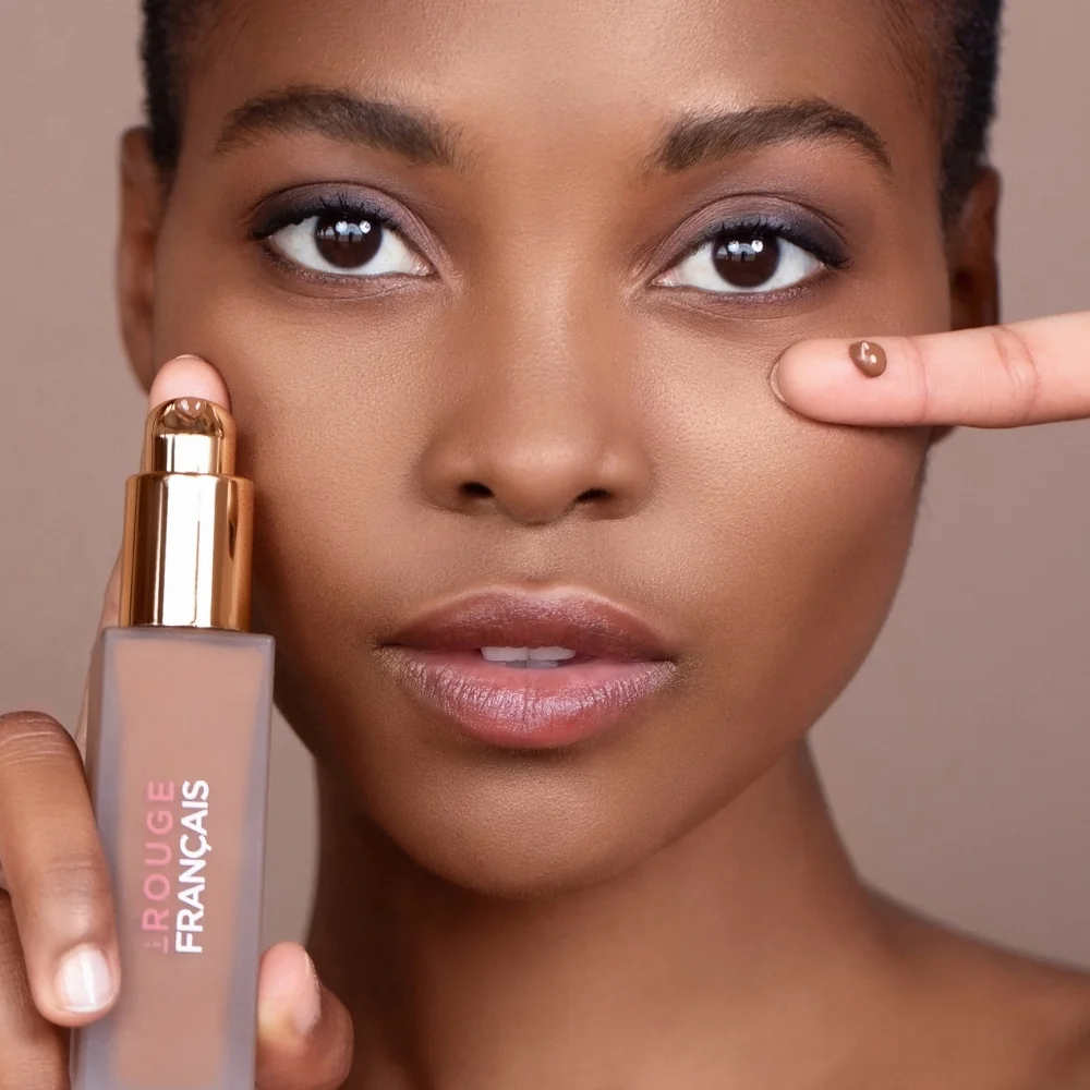 Le Rouge Français Tónující make-up 872 střední s růžovo-béžovým podtónem 30 ml