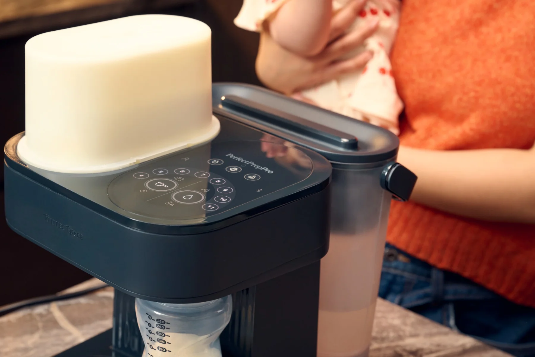 Tommee Tippee Perfect Prep Pro přístroj na přípravu kojeneckého mléka černý