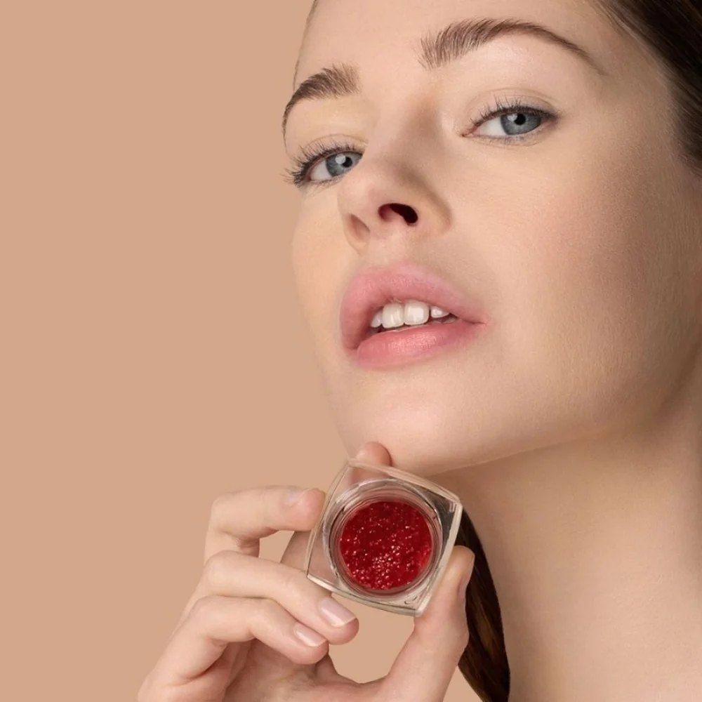 Le Rouge Français Přírodní scrub na rty s ovocem a solí 3 g
