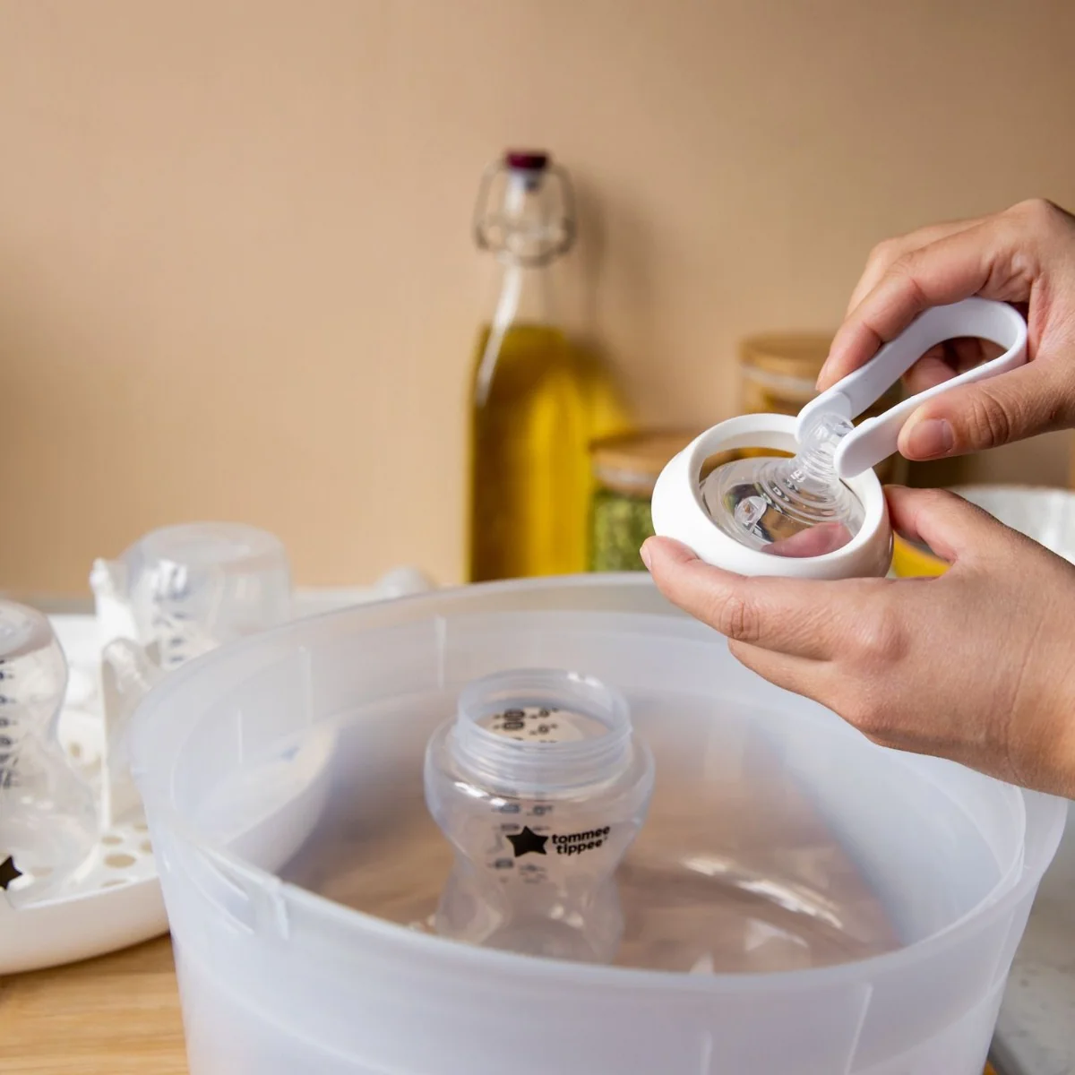Tommee Tippee CTN Parní Sterilizátor do mikrovlnné trouby