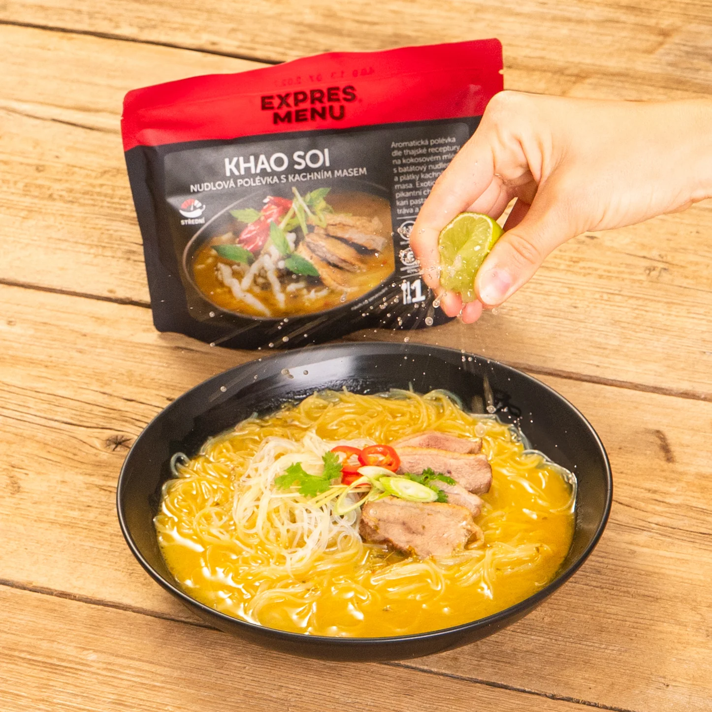 EXPRES MENU Khao Soi - Thajská nudlová polévka s kachním masem 330 g (1 porce)